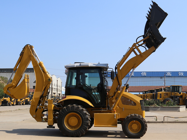 挖掘装载机作业时正确方法及注意事项