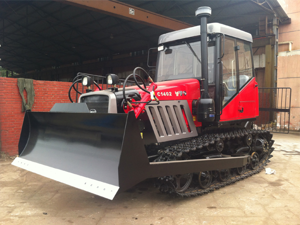 履带式推土机
